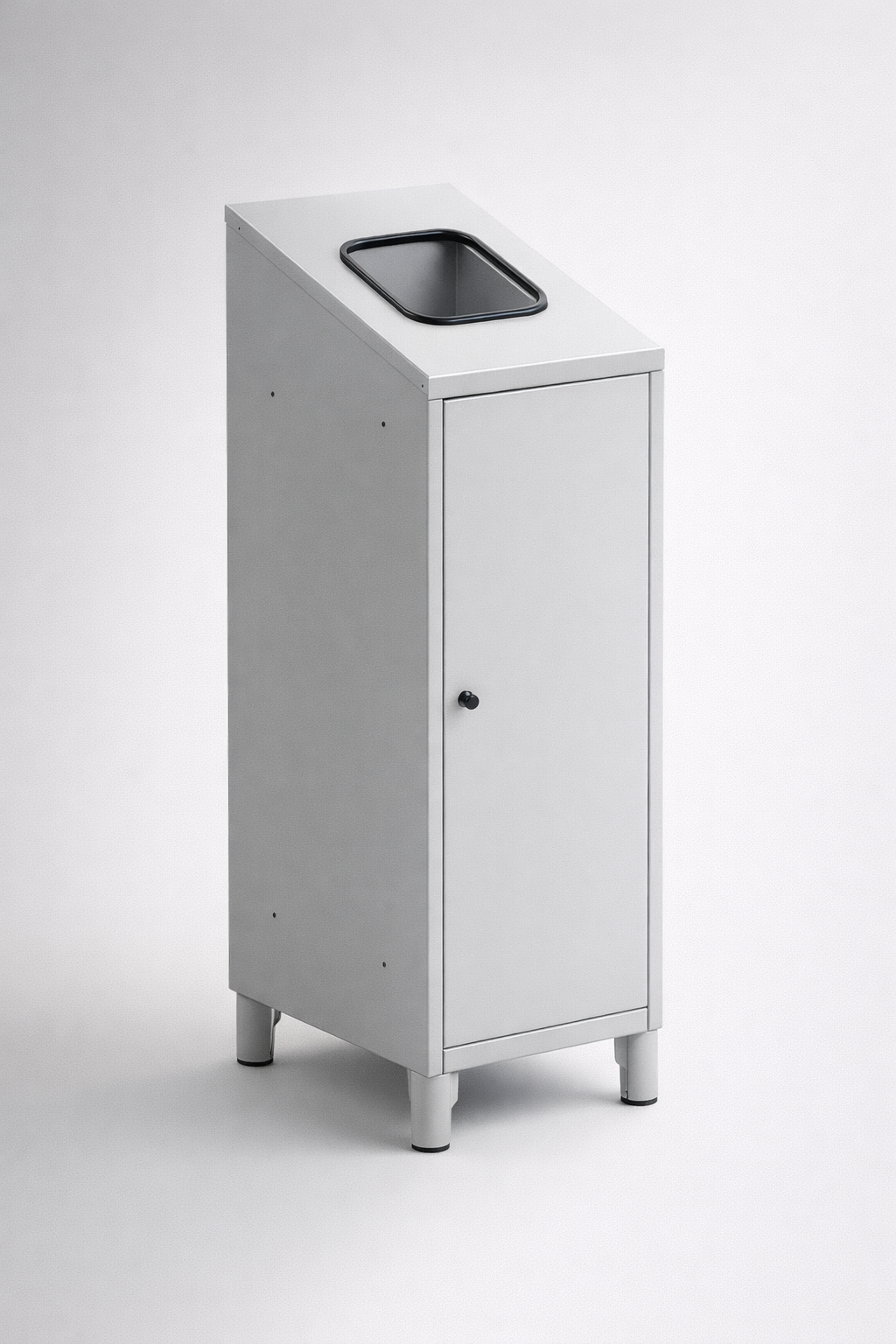 Wirtschaftsschrank MPO 01r - die geordnete Aufbewahrung von Reinigungsmitteln und